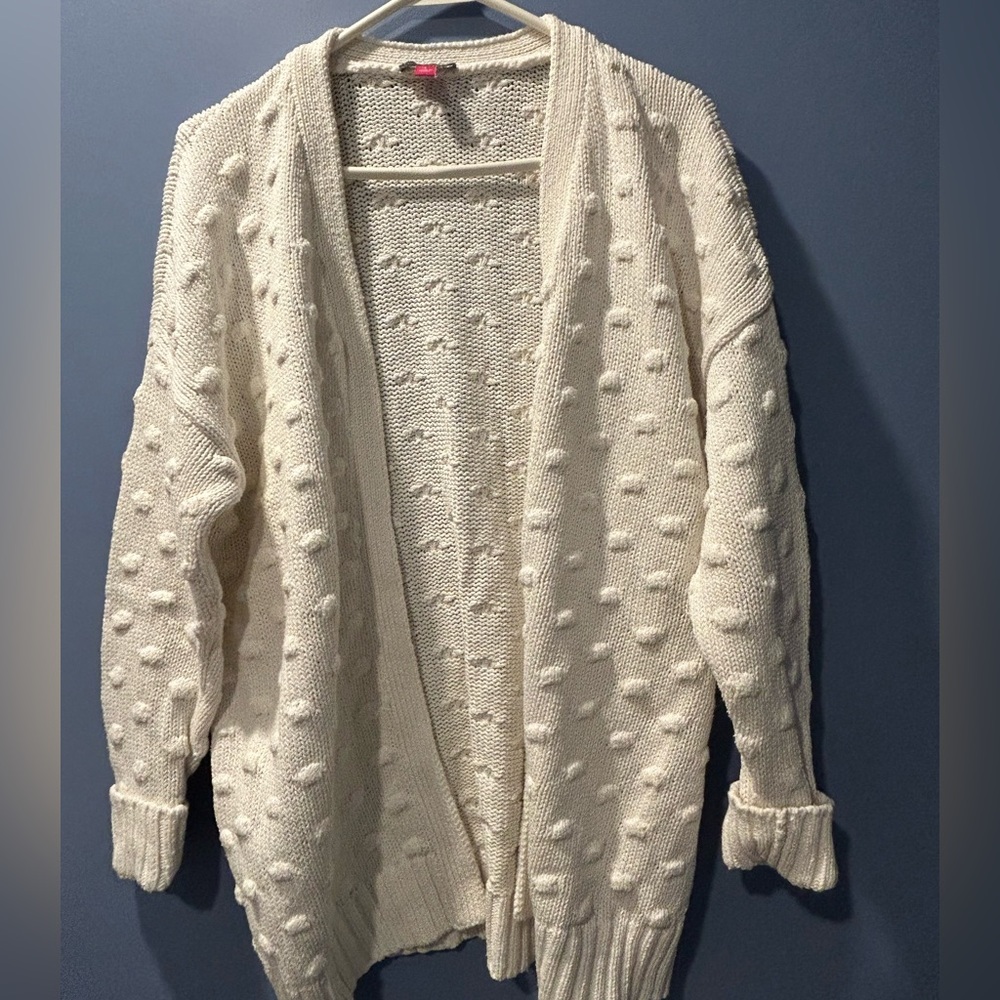 🌻VINCE CAMUTO white Textured Cardigan